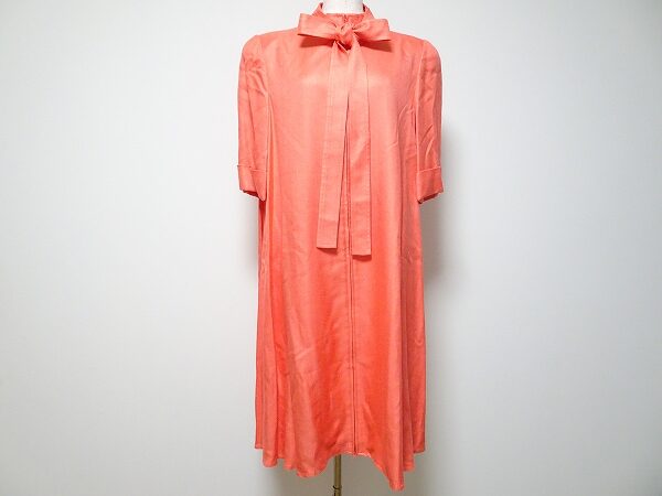コーラルピンクが優美なジュンアシダのワンピースを買取しました