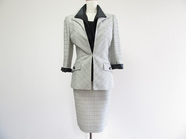 一気に片付く出張買取にて、スタックのスーツを買取いたしました