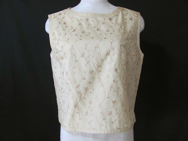 ほんのり花柄が可愛い｜アクアスキュータムのノースリーブを買取しました