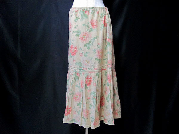 繊細なスカートが見事なラルフローレンのスカートを買取しました