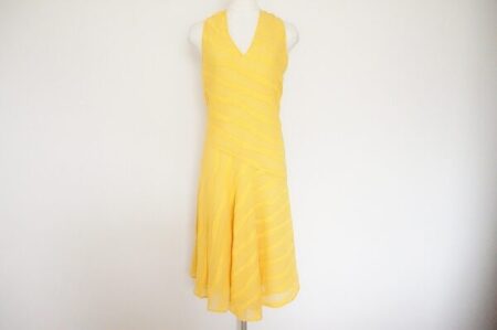 軽快なイエローが好印象に｜ジバンシィのワンピースを買取しました