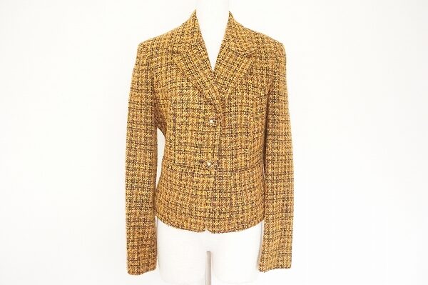 オレンジが華やかなヴェルサーチジーンズクチュールのジャケットを買取しました