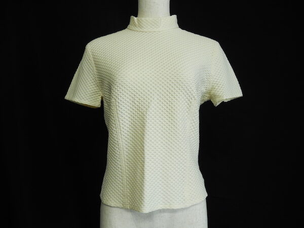 ディオールのハイネック・クリーム色カットソーを買取させて頂きました