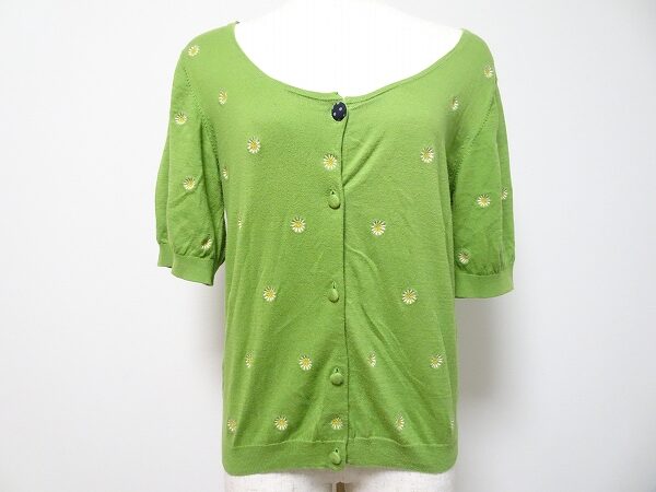 パキッと映えるグリーンが素敵！ホコモモラのカーディガンを買取しました