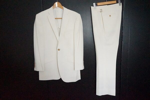 積極的買取しているスーツ買取、リチャードジェームスのスーツを買取いたしました