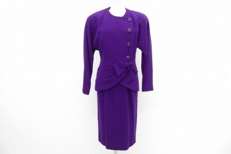 落ち着き感じる紫｜ジュンアシダのスカートスーツを買取しました