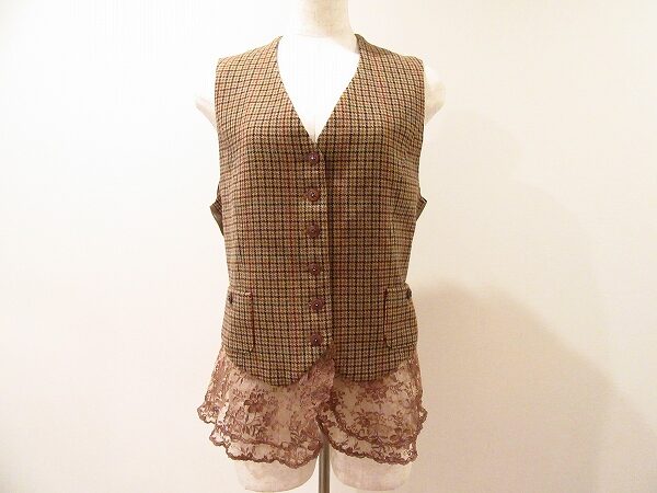 千鳥格子がシックなインゲボルグのジレを買取しました