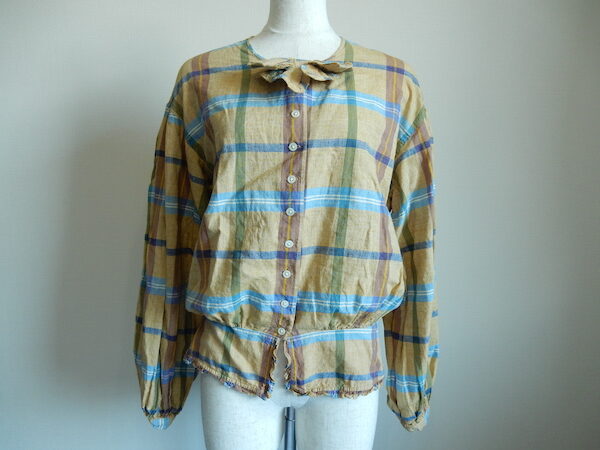 シック×フリルのバランスが新鮮｜インゲボルグのカットソーを買取しました