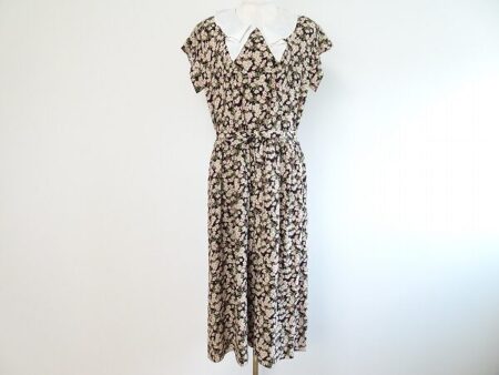 シックな花柄でムーディな雰囲気を演出｜ピンクハウスのワンピースを買取しました