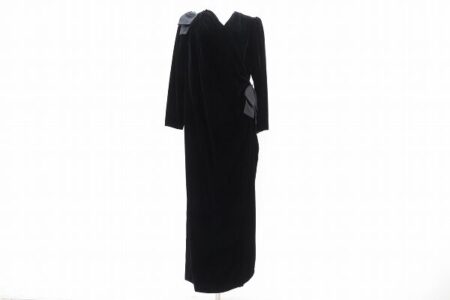 ベロア調でマダムな印象に|ハナエモリのワンピースを買取しました