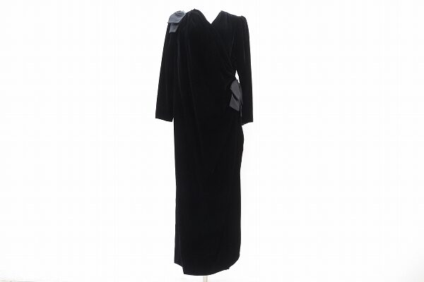 ベロア調でマダムな印象に|ハナエモリのワンピースを買取しました