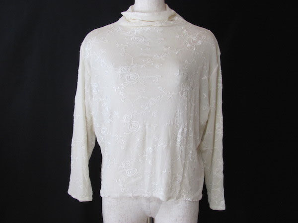 バラクラのハイネックカットソーLサイズを買取させて頂きました