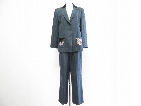 花ワッペンが可愛い|インポートロッサのパンツスーツを買取しました