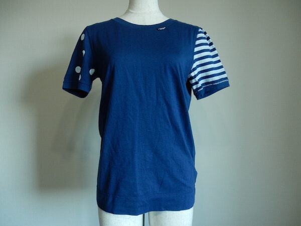 袖の絵柄がアクセント|マドモアゼルノンノンのTシャツを買取しました