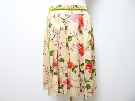 お花畑のようなにぎやかさが上品｜ケンゾーのプリーツスカートを買取しました