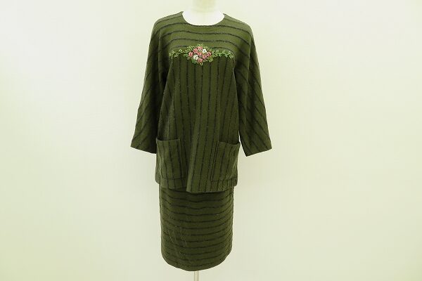 一緒に買取をお手伝いします！斉藤都世子のセットアップを買取いたしました