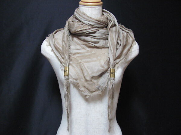 引越しで出た不用品お任せください。グッチのスカーフを買取いたしました