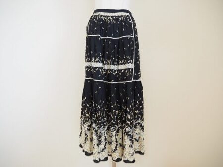 上品な中にも可愛らしさを解き放つ｜ピンクハウスのスカートを買取しました