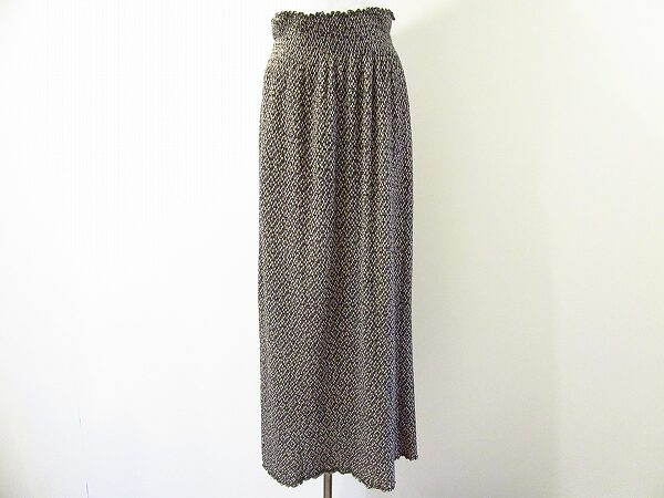 宅配利用は無料、ヨーガンレールのスカートを宅配買取いたしました