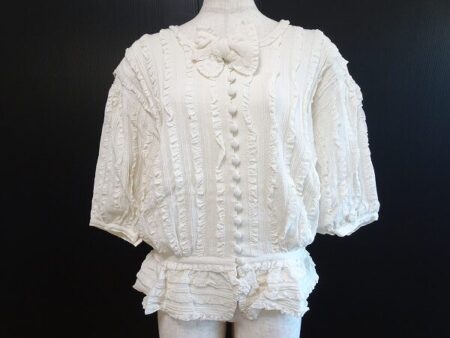 チャーミングなフリルが華やか｜ピンクハウスのブラウスを買取しました