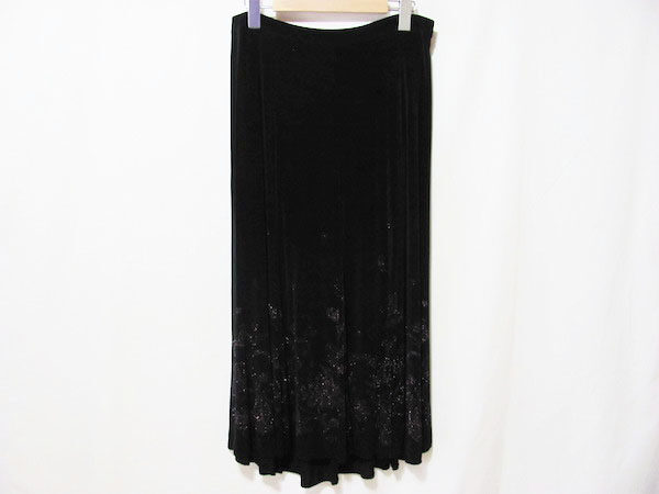 安定感と煌びやかさがある 伊太利屋のスカートを買取しました