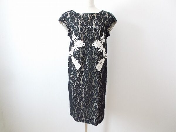 ベロアが上質さを引き出してくれる｜マックスマーラのワンピースを買取しました