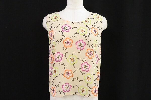 美と品のバランスも抜群｜シャネルのカットソーを買取しました