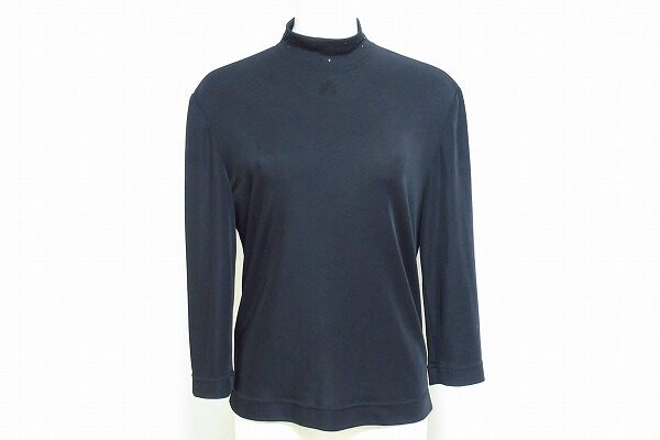 黒×シンプルで使いやすい｜伊太利屋のカットソーを買取しました