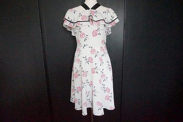 ノスタルジックな花柄が印象的なアルマーニ エクスチェンジのワンピースを買取しました