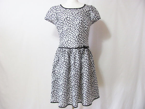 品のいい花柄でシックに決まる|エムズグレイシーのワンピースを買取しました
