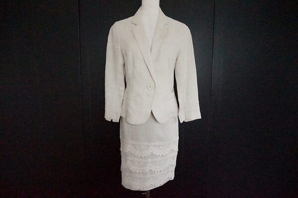 麗しげな雰囲気が素敵なレリアンのセットアップを買取しました