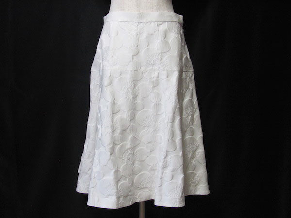 大判のドットが可愛い|ヒロコビスのスカートを買取しました