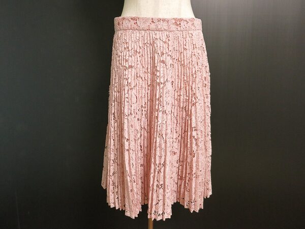 繊細プリーツがアクセント｜ヴァレンティノのスカートを買取しました