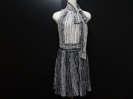 エレガントなデザインが素敵｜アルマーニ エクスチェンジのワンピースを買取しました