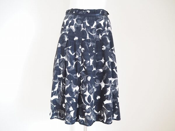 シックで豪華なランバンのプリーツスカートを買取しました