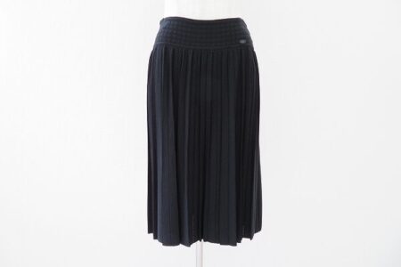 使用感も査定に考慮！シャネルのスカートを買取いたしました