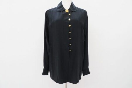 黒×金ボタンの組み合わせがグレート！シャネルのブラウスを買取しました