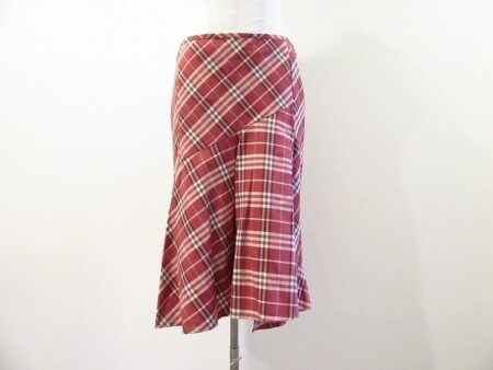 ガーリーなチェック柄スカートを買取！バーバリーブルーレーベル