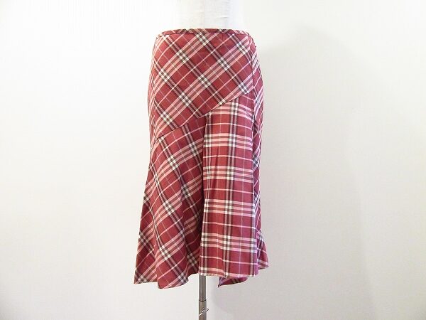 ガーリーなチェック柄スカートを買取!バーバリーブルーレーベル