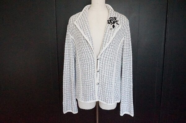 ニットと花モチーフの組み合わせがエクセレント！レオナールのジャケットを買取しました