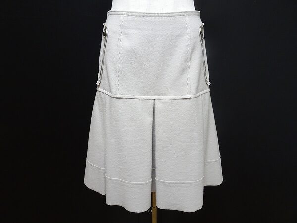 バランスよいプリーツが際立つ|ランバンのスカートを買取しました