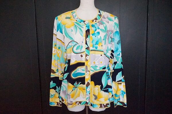 レオナールならではの華やかさが健在！カーディガンを買取しました