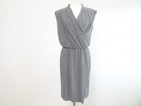 コンパクトなデザインが優秀｜エポカのワンピースを買取しました