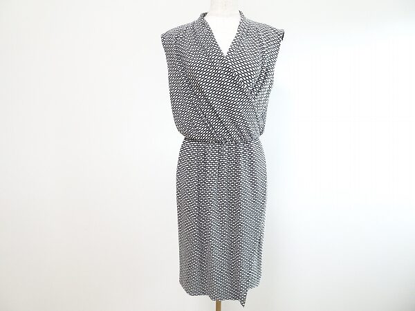 コンパクトなデザインが優秀|エポカのワンピースを買取しました