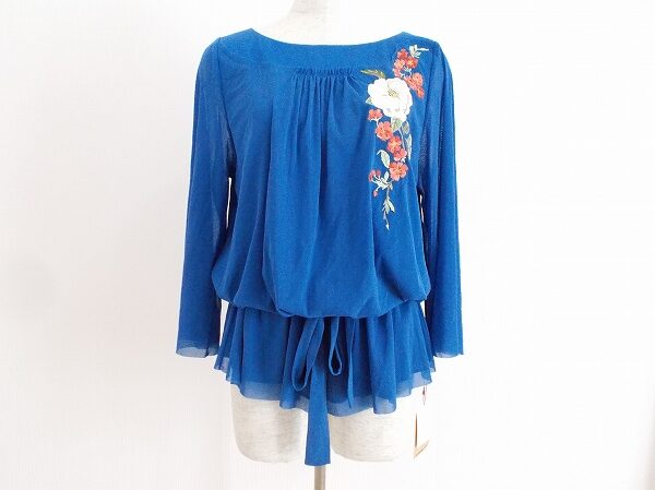 青と刺繍で鮮やかに｜ヴィヴィアンタム チュニックを買取しました