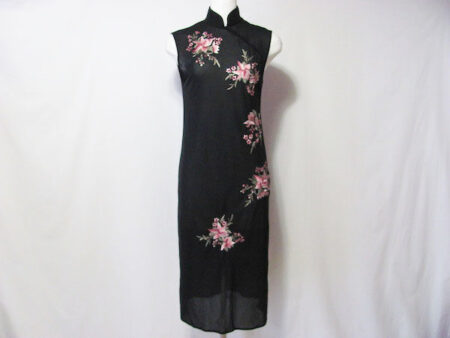 黒×お花がエレガント｜ヴィヴィアンタムのワンピースを買取しました