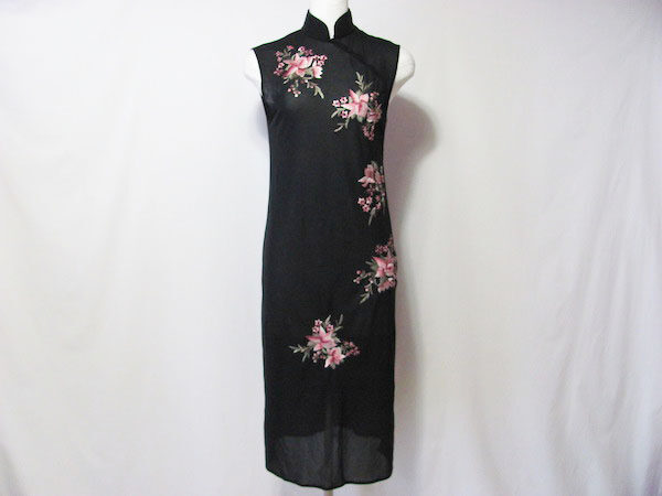 黒×お花がエレガント｜ヴィヴィアンタムのワンピースを買取しました