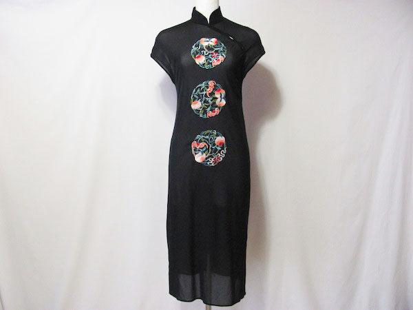 しっとりとしたチャイナ風の装いが素敵なヴィヴィアンタムのワンピースを買取しました