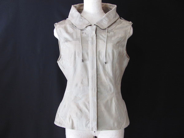 防寒対策にも使える!ヒロコビスのベストを買取しました