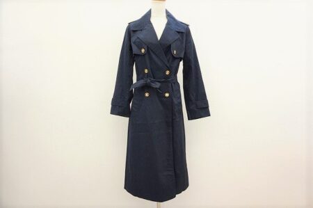 金ボタンが眩しい！セリーヌのトレンチコートを買取しました
